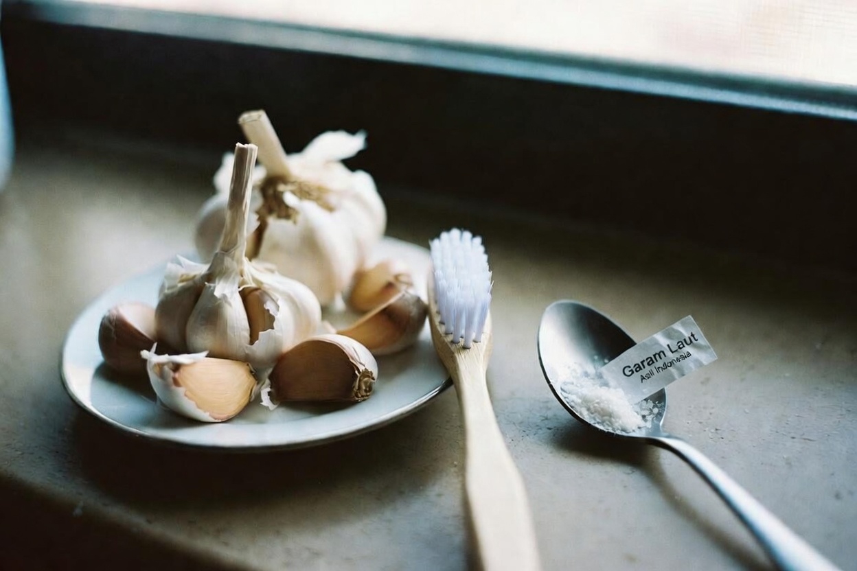 Benarkah Bawang Putih Dapat Membantu Memutihkan Gigi Anda dan Mendukung Senyum yang Lebih Cerah?