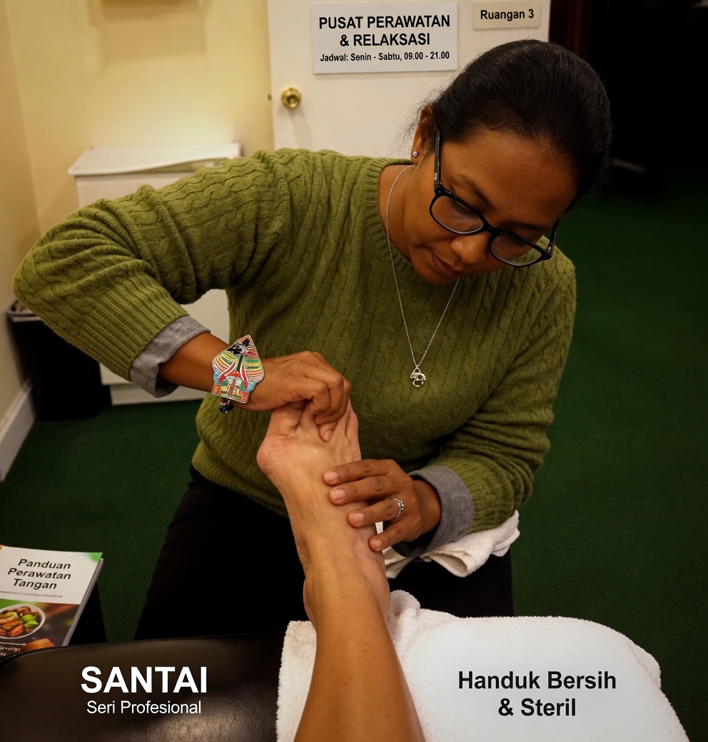 Mulai di MATA dan KAKI! 9 TANDA Kekurangan Vitamin B12 (Dokter Mengabaikan Ini)